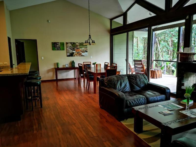 El Silencio Lodge & Spa Costa Rica Toro Amarillo Rom bilde
